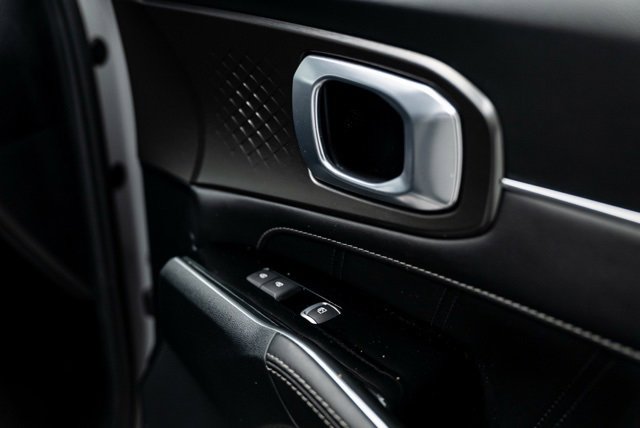 Used 2023 Kia Sorento SX image 31