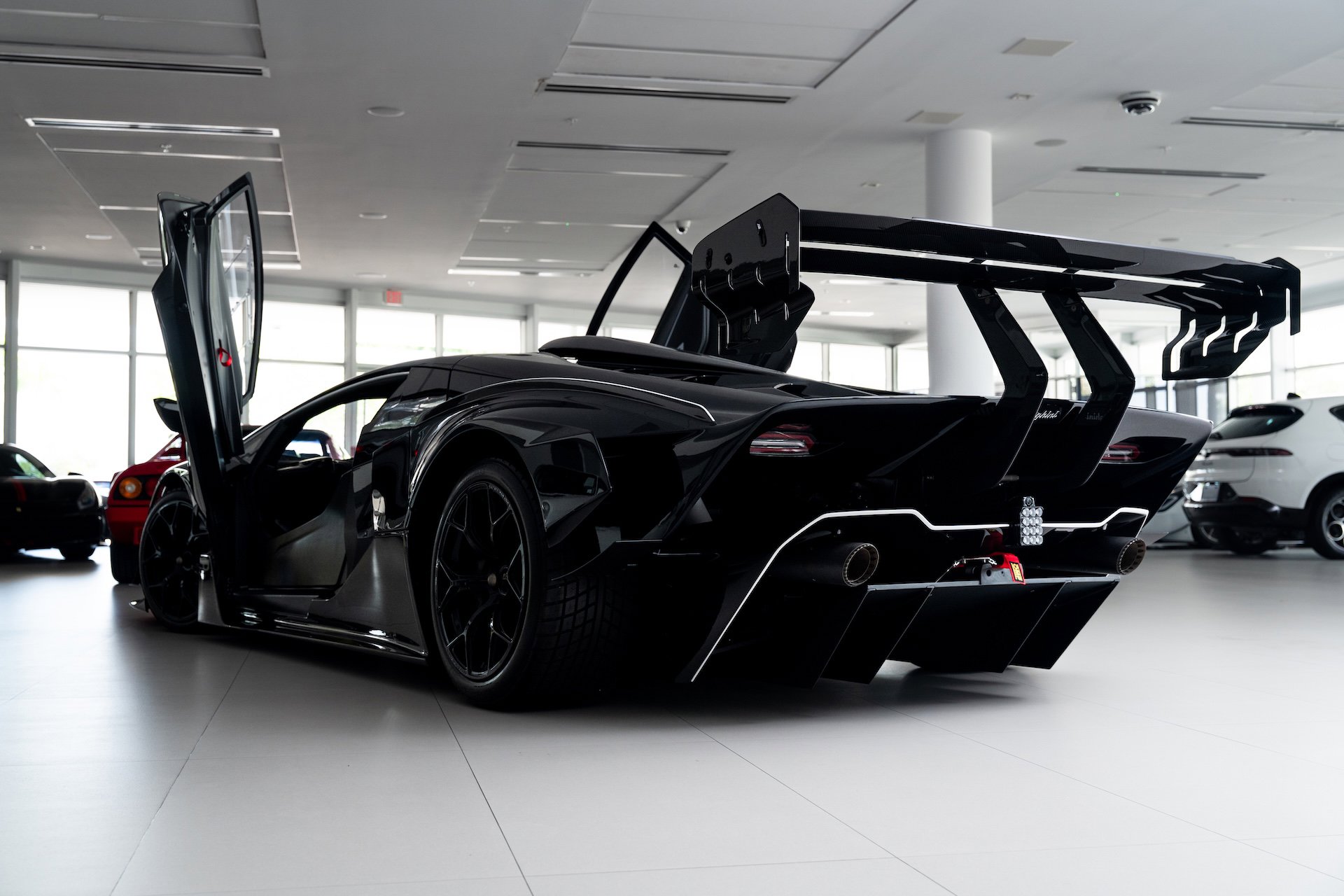 Used 2022 Lamborghini Aventador SVJ image 12