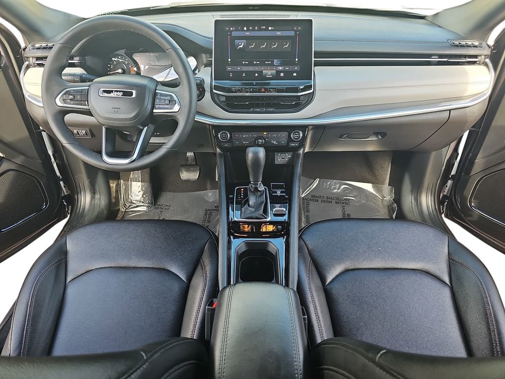 Used 2024 Jeep Compass Limited image 9