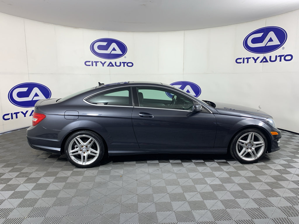 Used 2013 Mercedes-Benz C 250 Coupe image 2