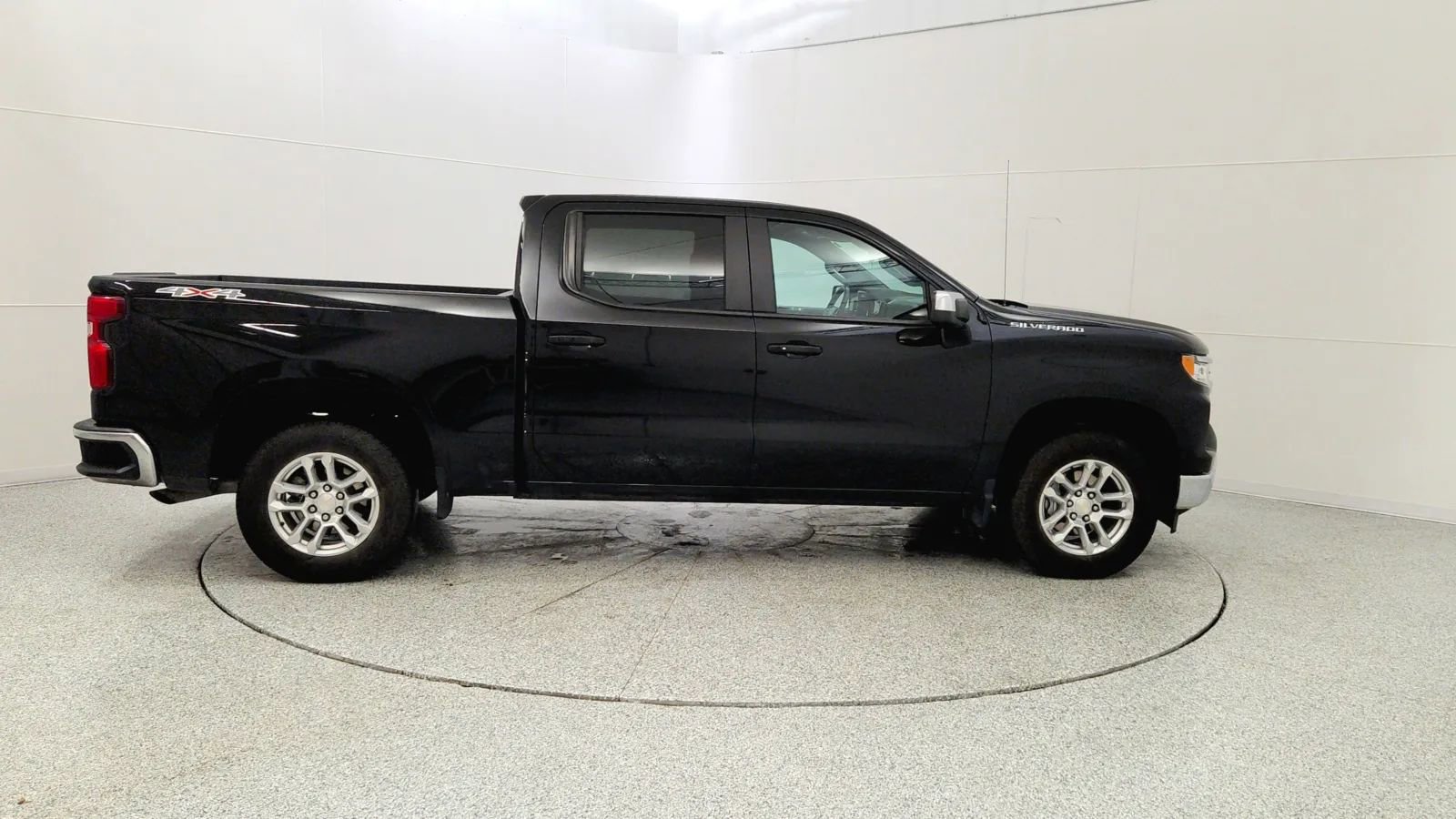 Used 2023 Chevrolet Silverado 1500 LT image 8
