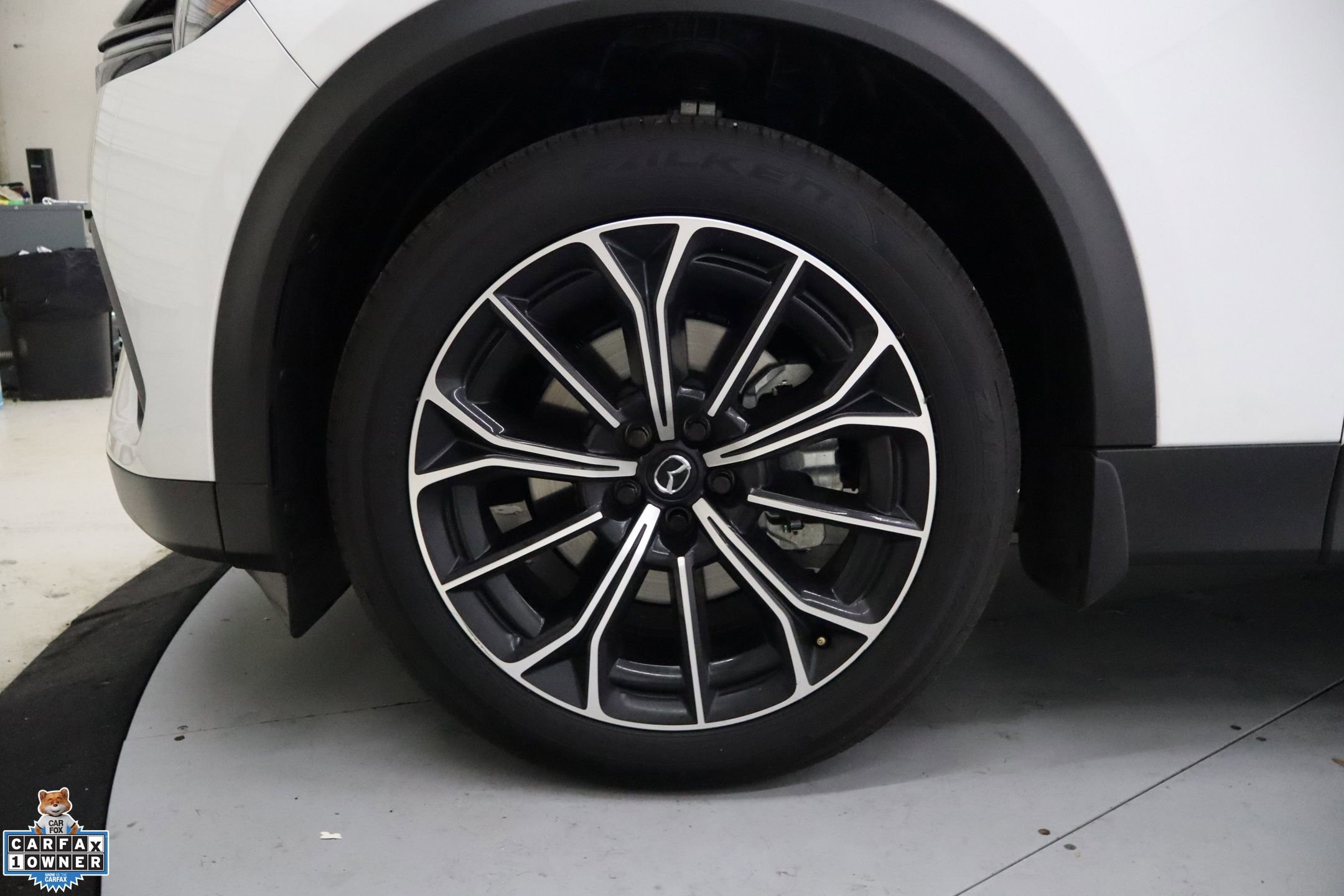 Used 2025 MAZDA CX-70 Plug-In Hybrid w/ Premium Pkg image 13