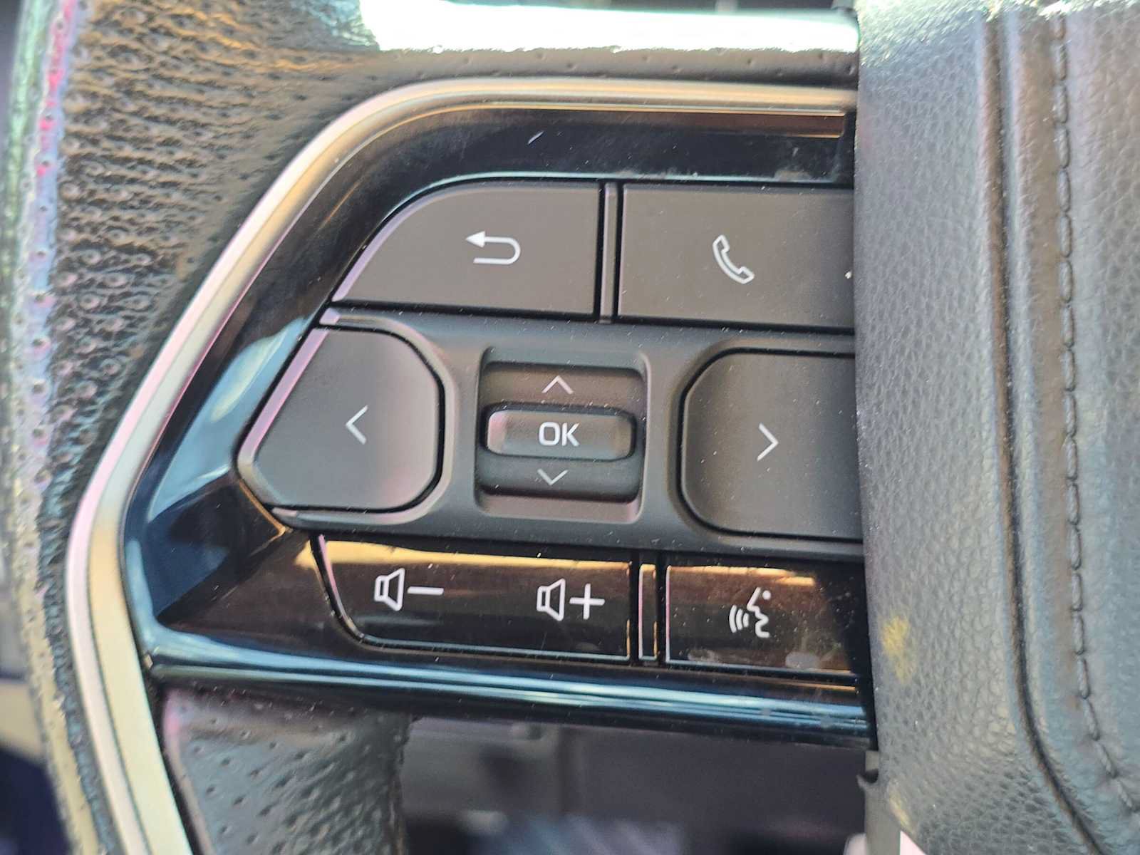 Used 2023 Toyota Tundra Limited AWD/4WD image 28