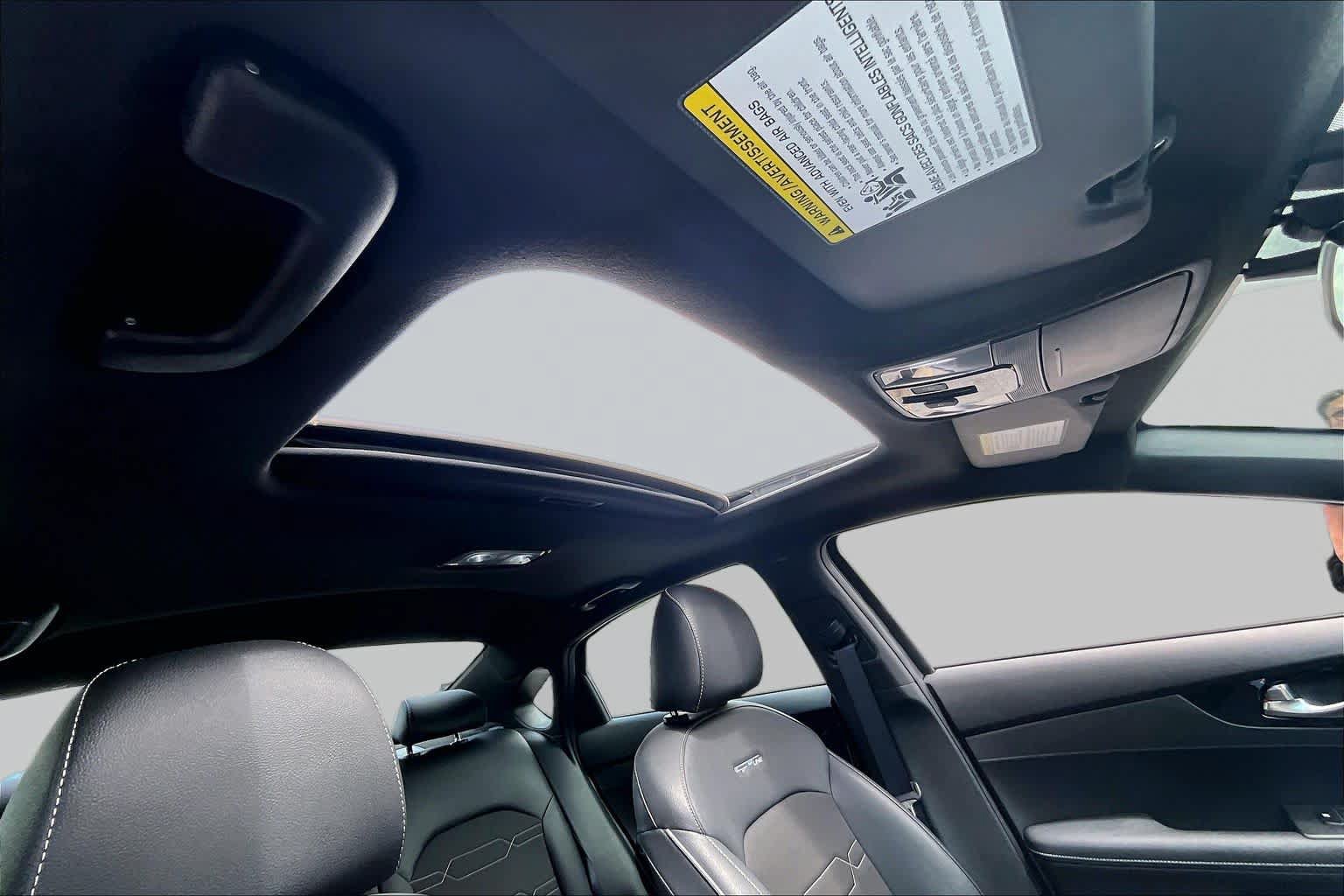 Used 2023 Kia Forte GT-Line w/ GT-Line Premium Package FWD image 14