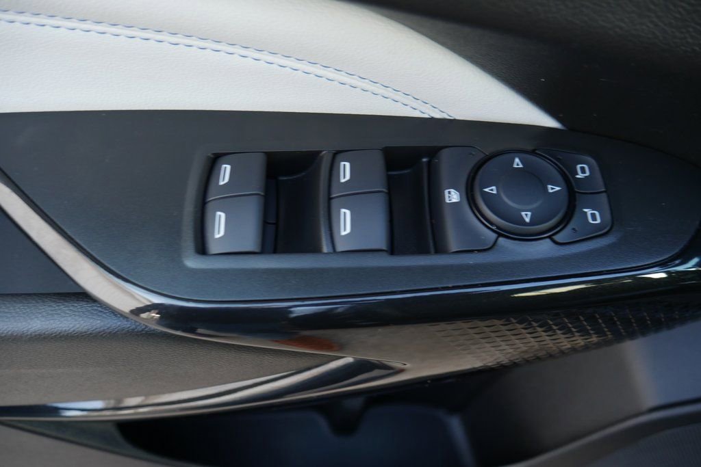 Used 2025 Chevrolet Trax LT w/ Driver Confidence Package image 29