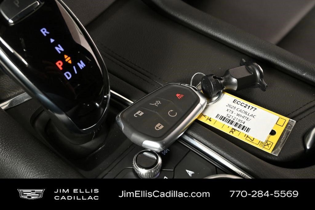 Certified 2025 Cadillac XT5 Premium Luxury image 17