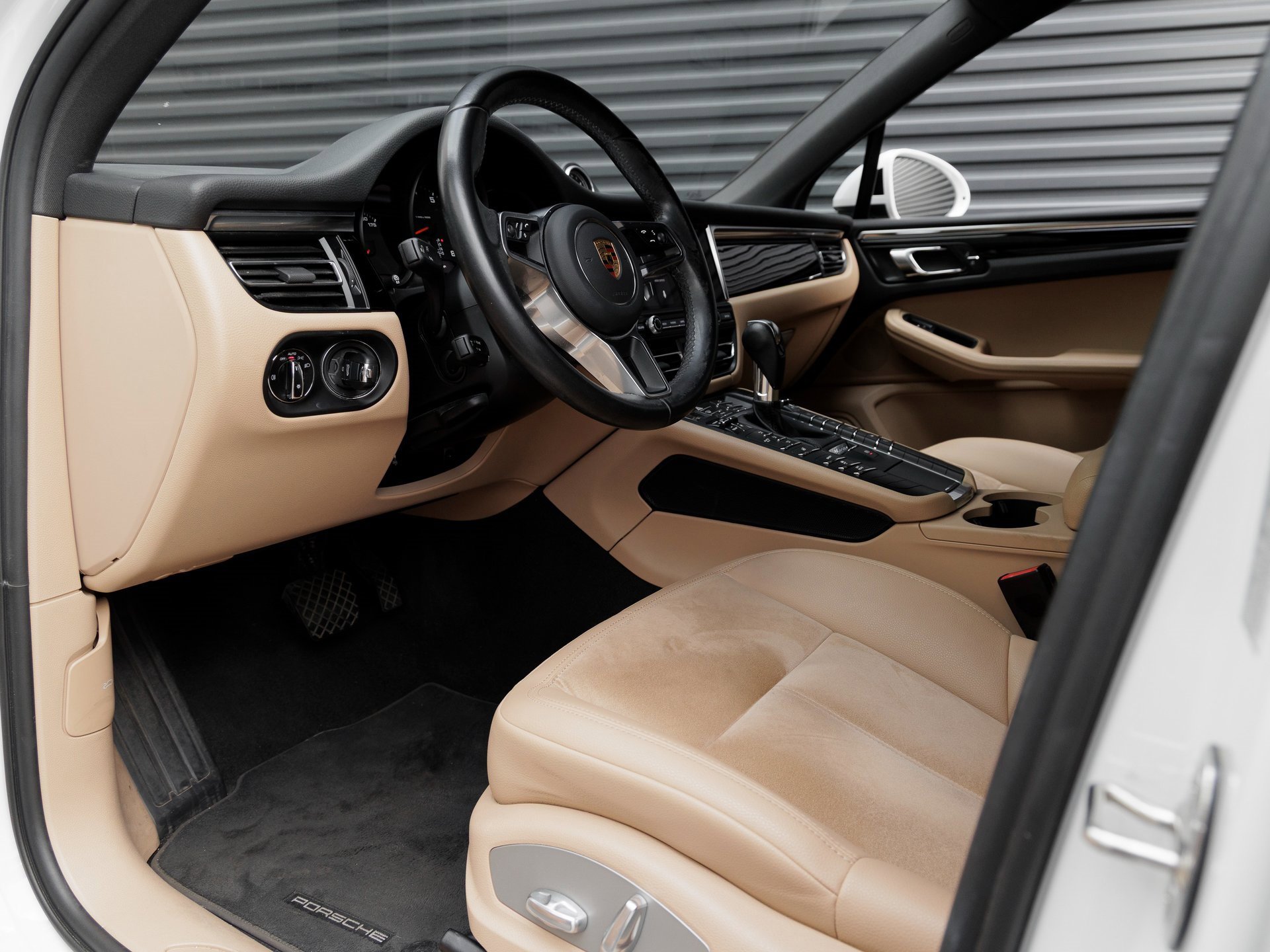 Used 2021 Porsche Macan image 4