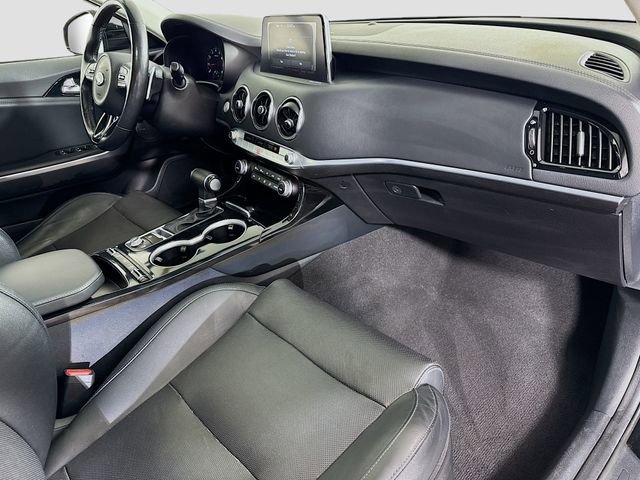 Used 2018 Kia Stinger Premium image 31