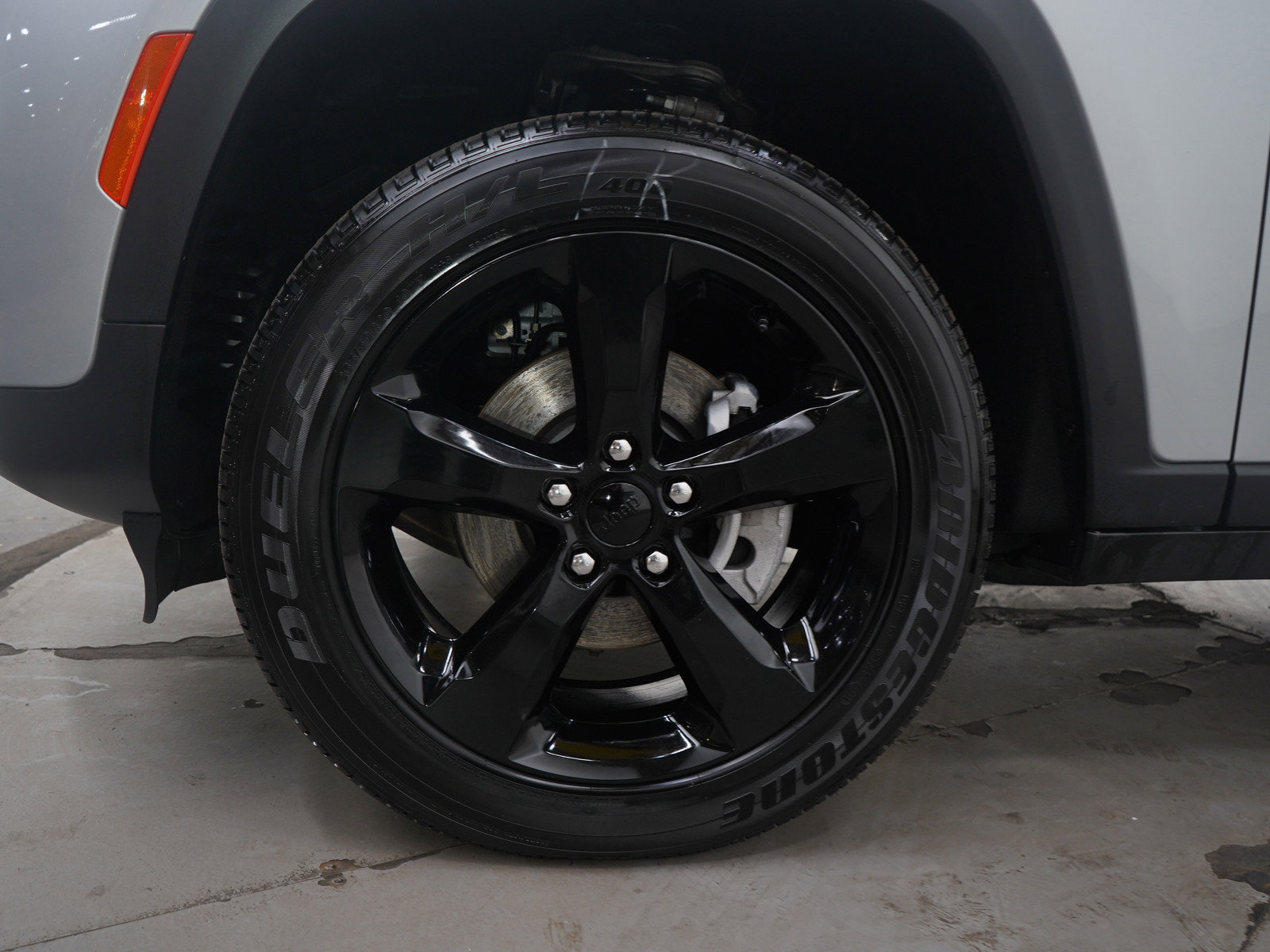 Used 2024 Jeep Grand Cherokee Altitude image 24