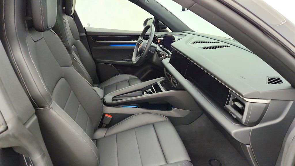 Used 2025 Porsche Macan 4 Electric image 21