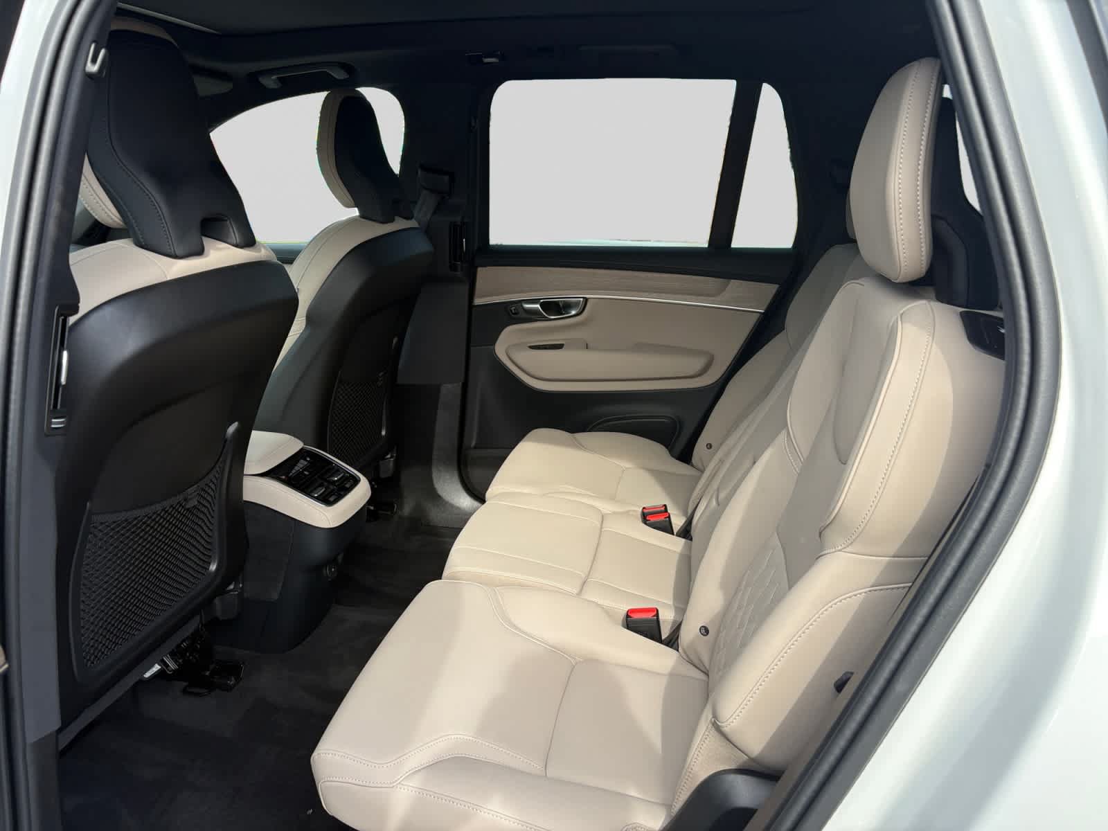 Used 2026 Volvo XC90 B6 Plus AWD/4WD image 17