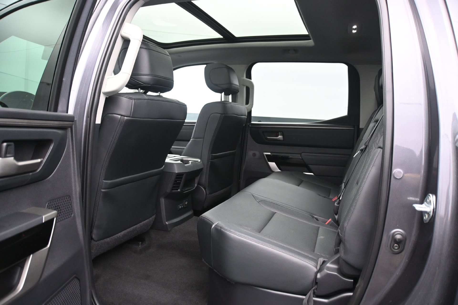 Used 2022 Toyota Tundra Limited AWD/4WD image 15