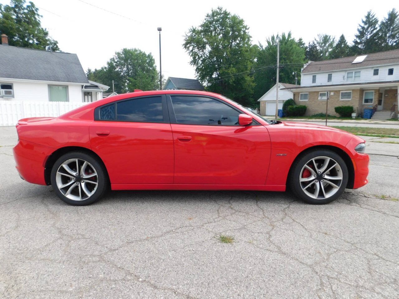 Used 2015 Dodge Charger R/T w/ Plus Group RWD image 4