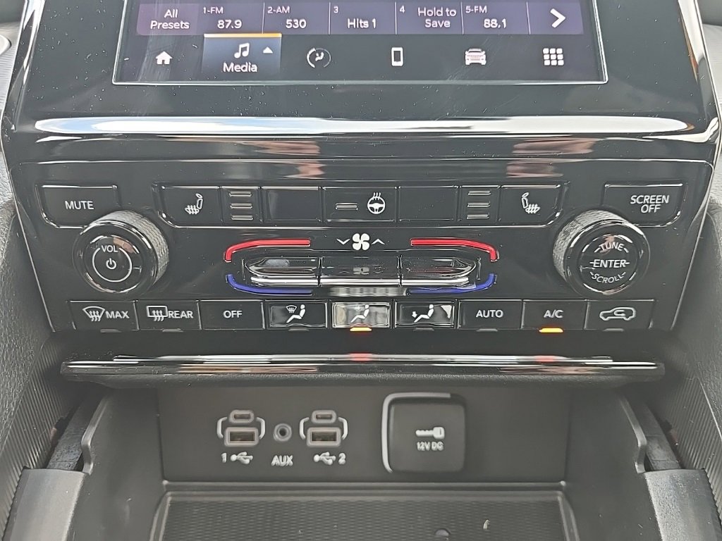 New 2025 Jeep Grand Cherokee L Altitude image 40