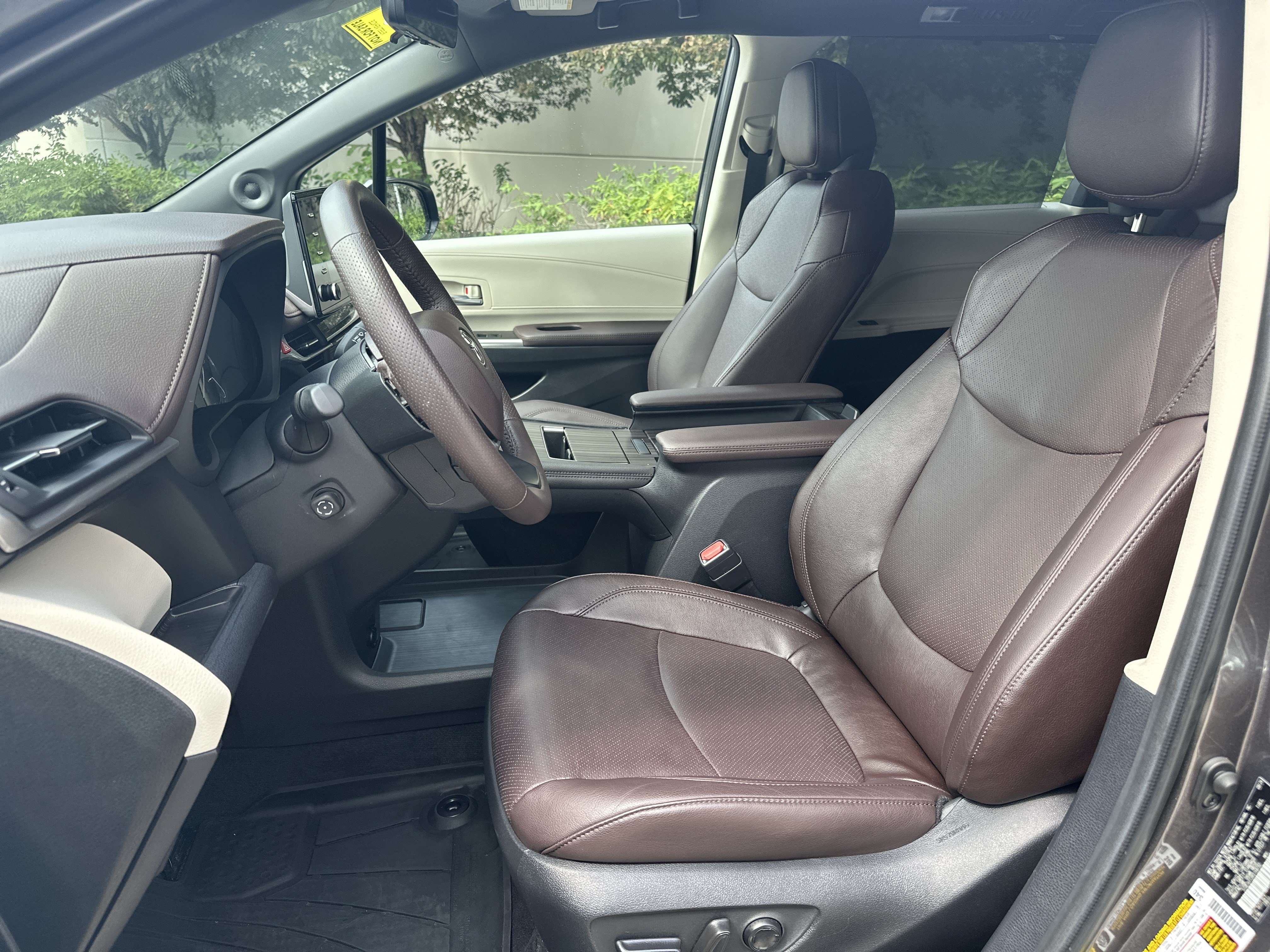 Certified 2024 Toyota Sienna Platinum AWD/4WD image 15