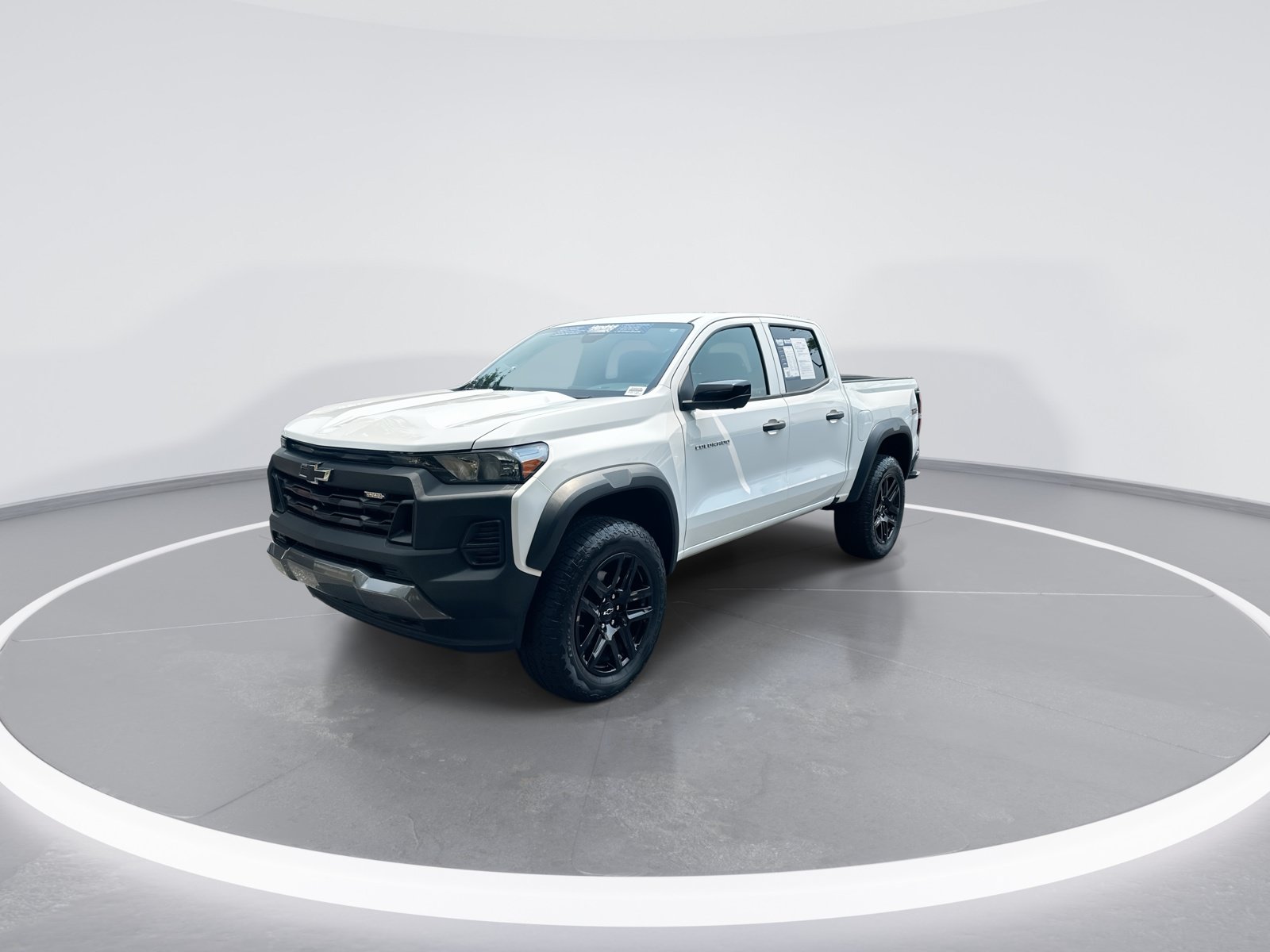 Used 2024 Chevrolet Colorado Trail Boss w/ Technology Package AWD/4WD image 5