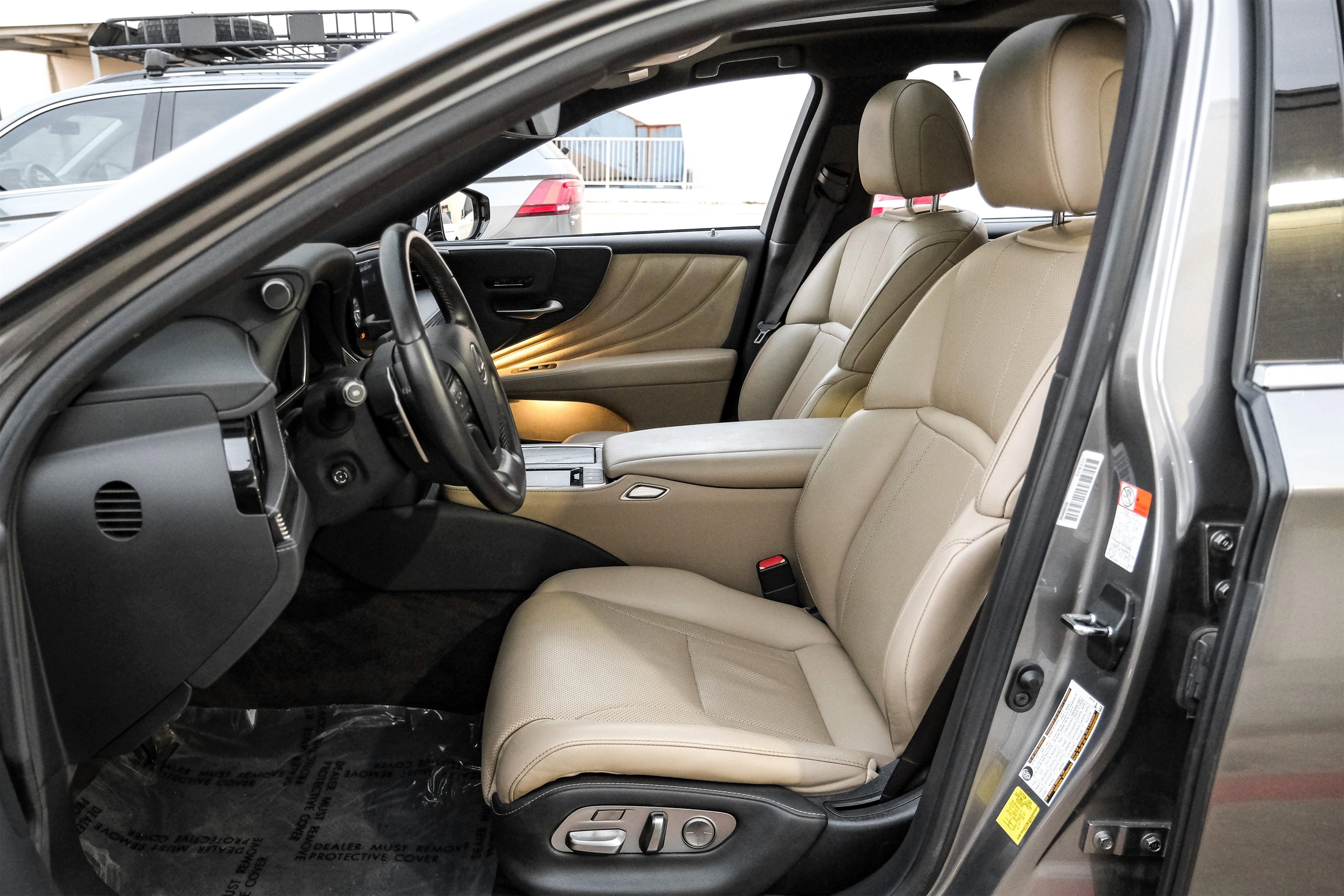 Used 2021 Lexus LS 500 w/ Accessory Package (Z1) image 3