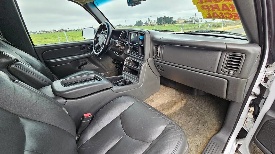 Used 2004 Chevrolet Silverado 2500 LT w/ Skid Plate Package image 16