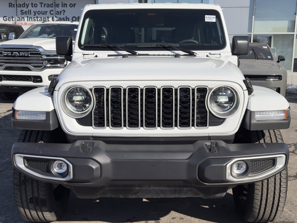Used 2025 Jeep Wrangler Unlimited Sahara image 2