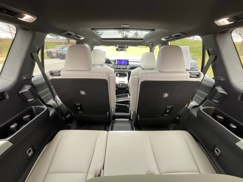 Certified 2025 Toyota Grand Highlander AWD Hybrid image 23