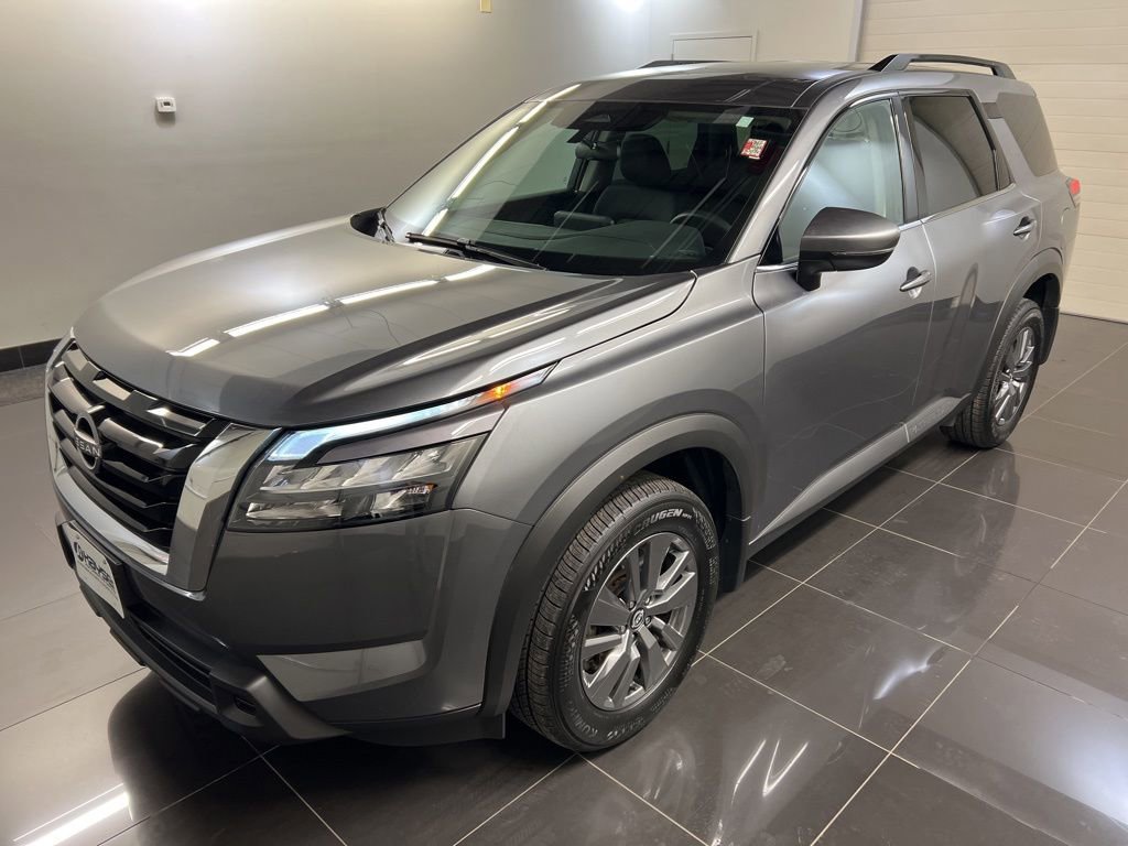 Used 2025 Nissan Pathfinder SV AWD/4WD image 3