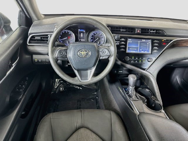 Used 2018 Toyota Camry LE w/ Convenience Package FWD image 16