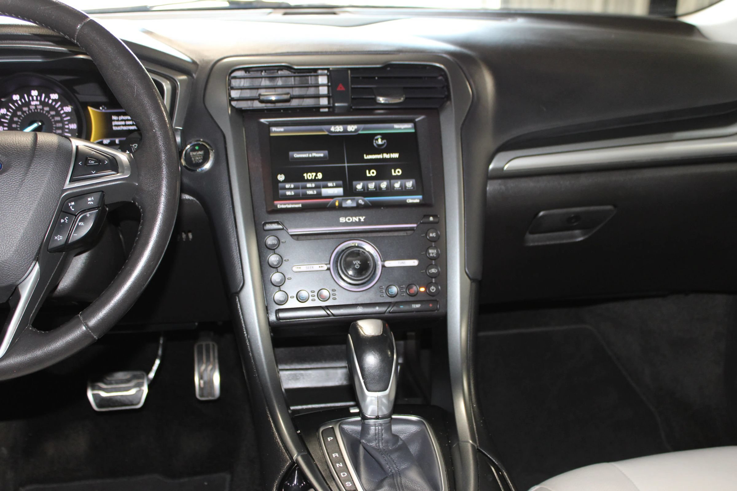 Used 2016 Ford Fusion Titanium AWD/4WD image 13