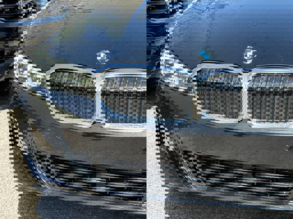 Used 2025 BMW 330i xDrive 330i xDrive image 4