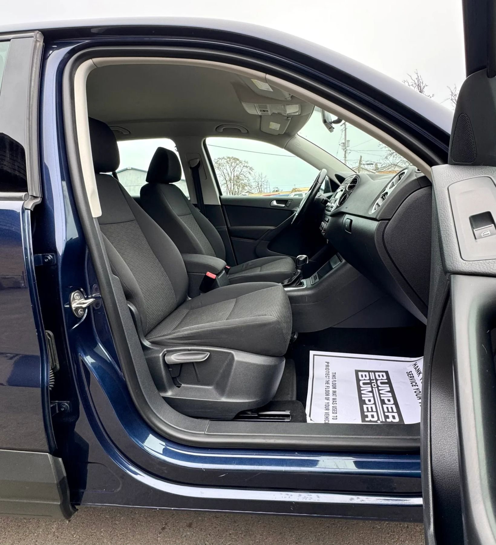 Used 2013 Volkswagen Tiguan S FWD image 6
