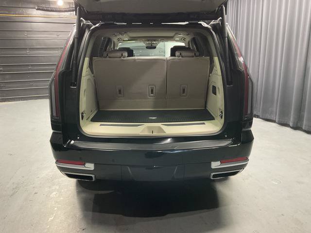 Used 2026 Cadillac Escalade Platinum Luxury AWD/4WD image 6