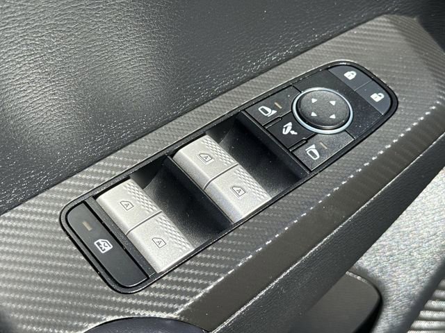 Used 2024 Mitsubishi Outlander SE image 17