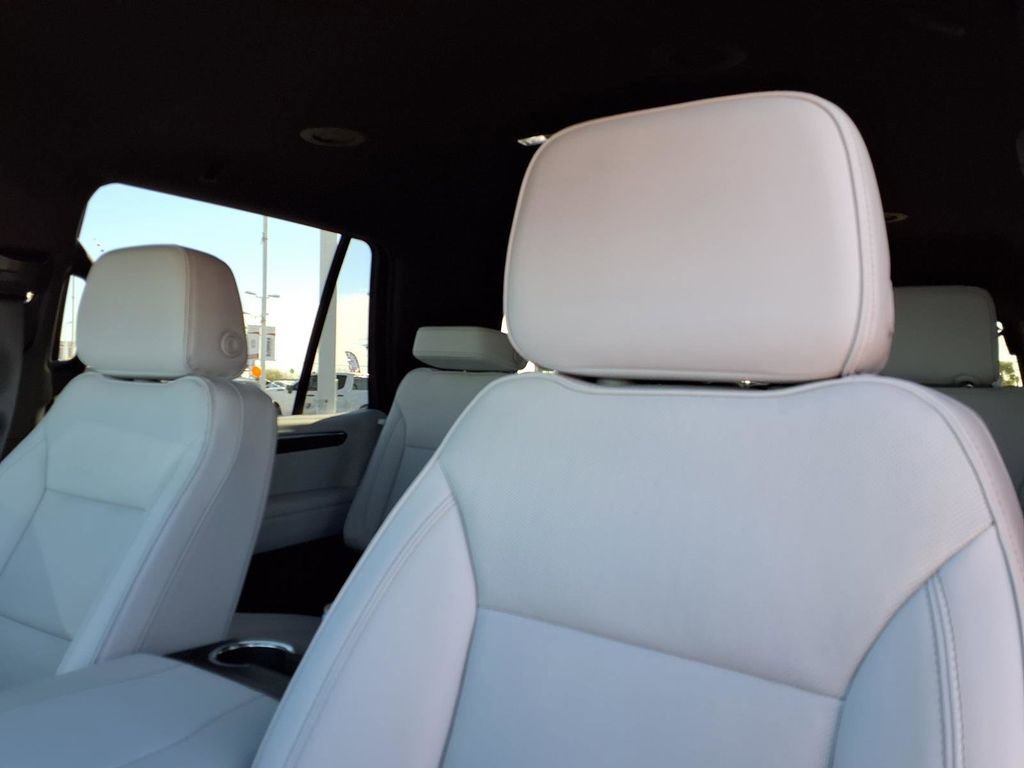 Used 2025 Chevrolet Tahoe Premier image 17