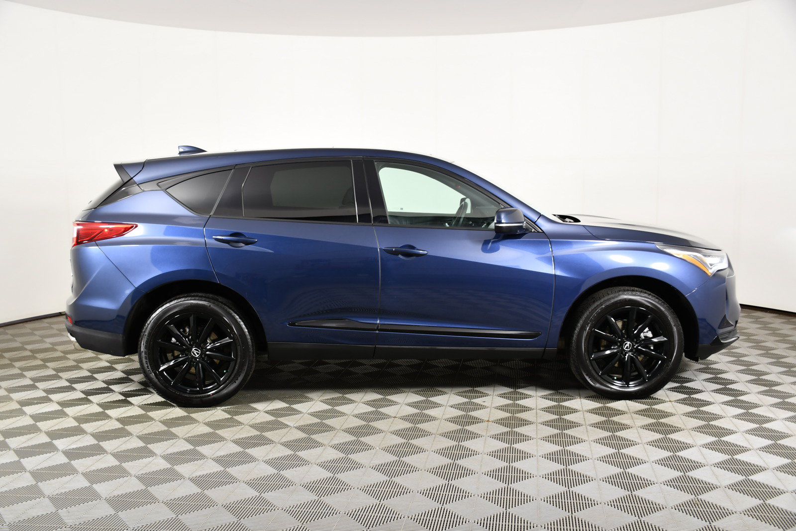 Used 2025 Acura RDX SH-AWD image 5