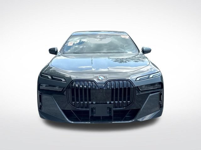 Used 2023 BMW 760i xDrive w/ Parking Assistance Package AWD/4WD image 10