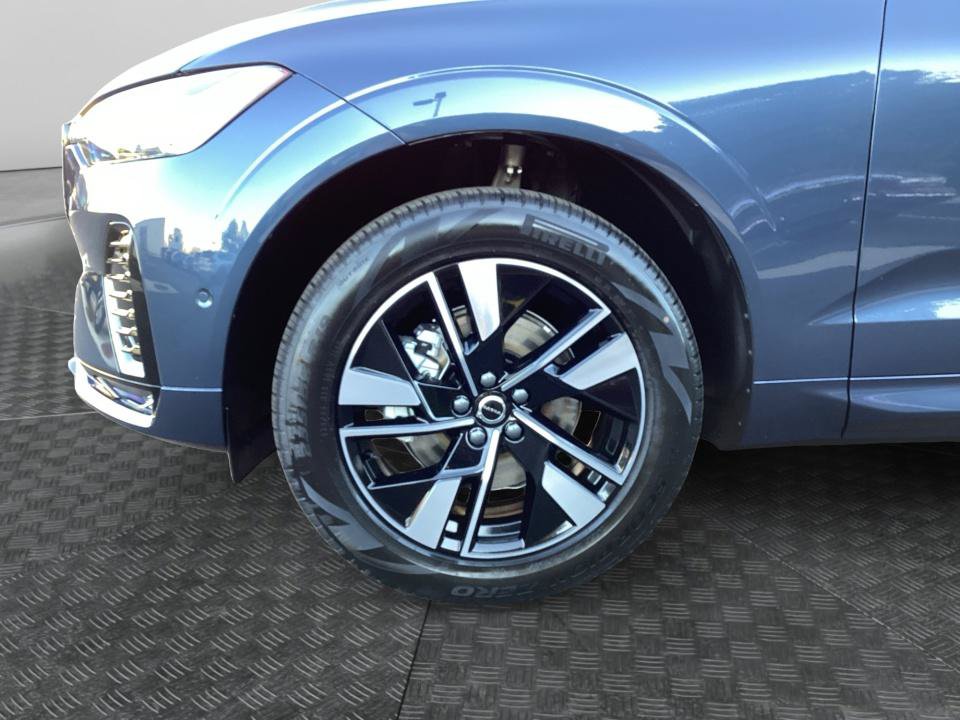 New 2027 Volvo XC60 B5 Plus AWD/4WD image 27