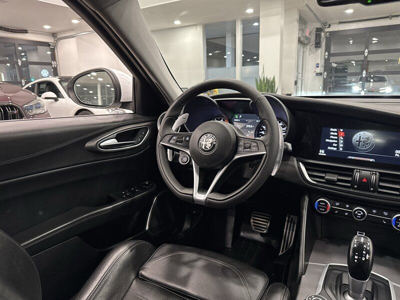 Used 2018 Alfa Romeo Giulia Ti Sport w/ Quick Order Package 22S Sport image 27