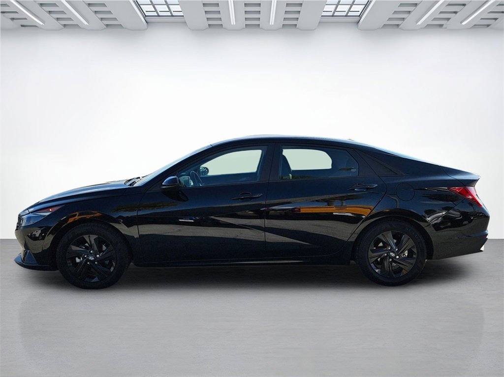Used 2023 Hyundai Elantra Blue image 8