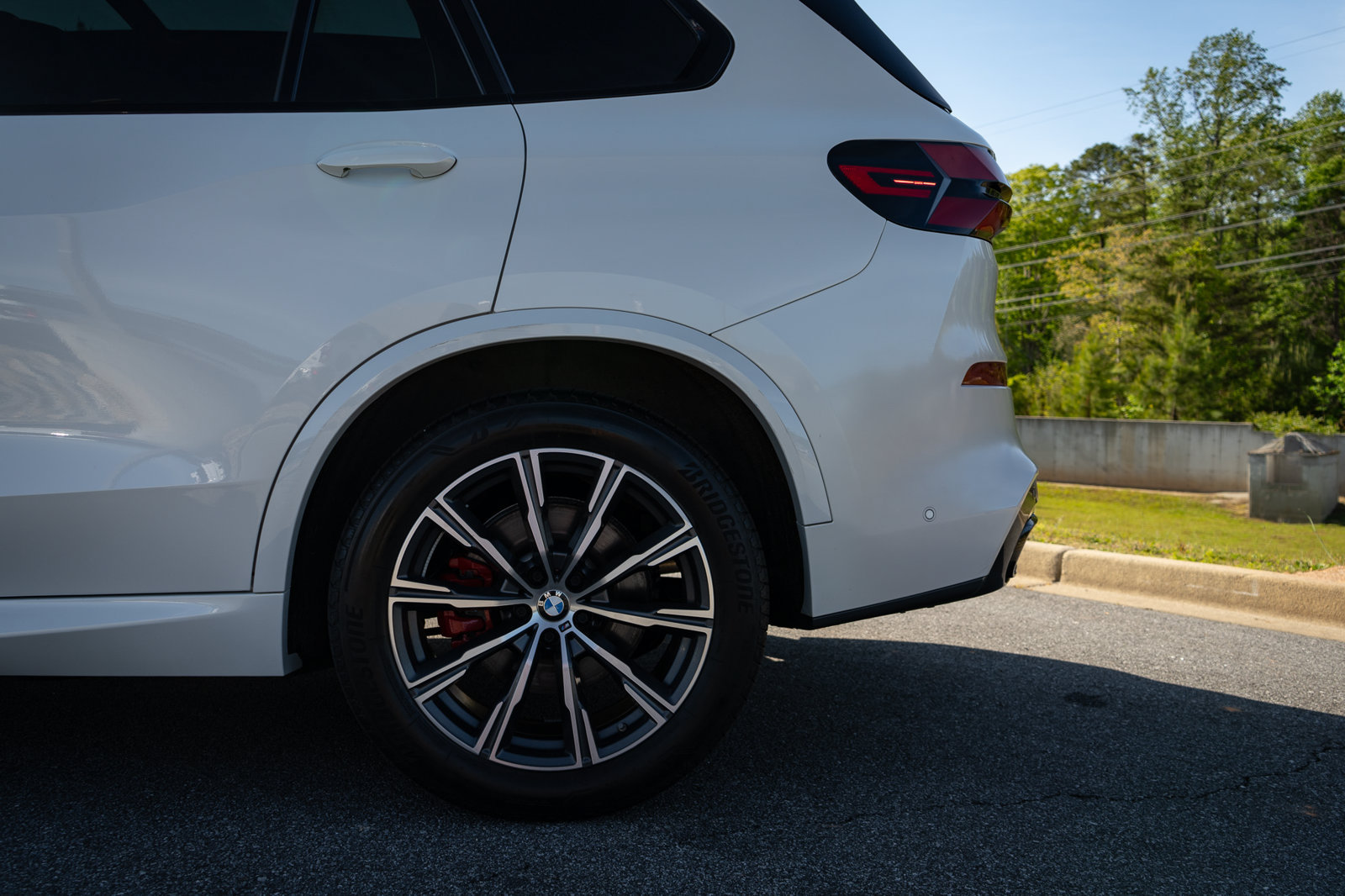 Used 2024 BMW X5 xDrive40i w/ M Sport Package AWD/4WD image 6