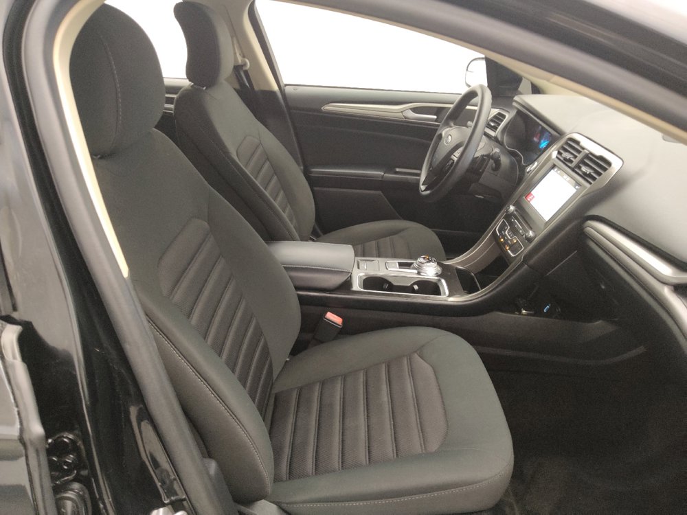 Used 2018 Ford Fusion SE w/ Fusion SE Technology Package FWD image 21