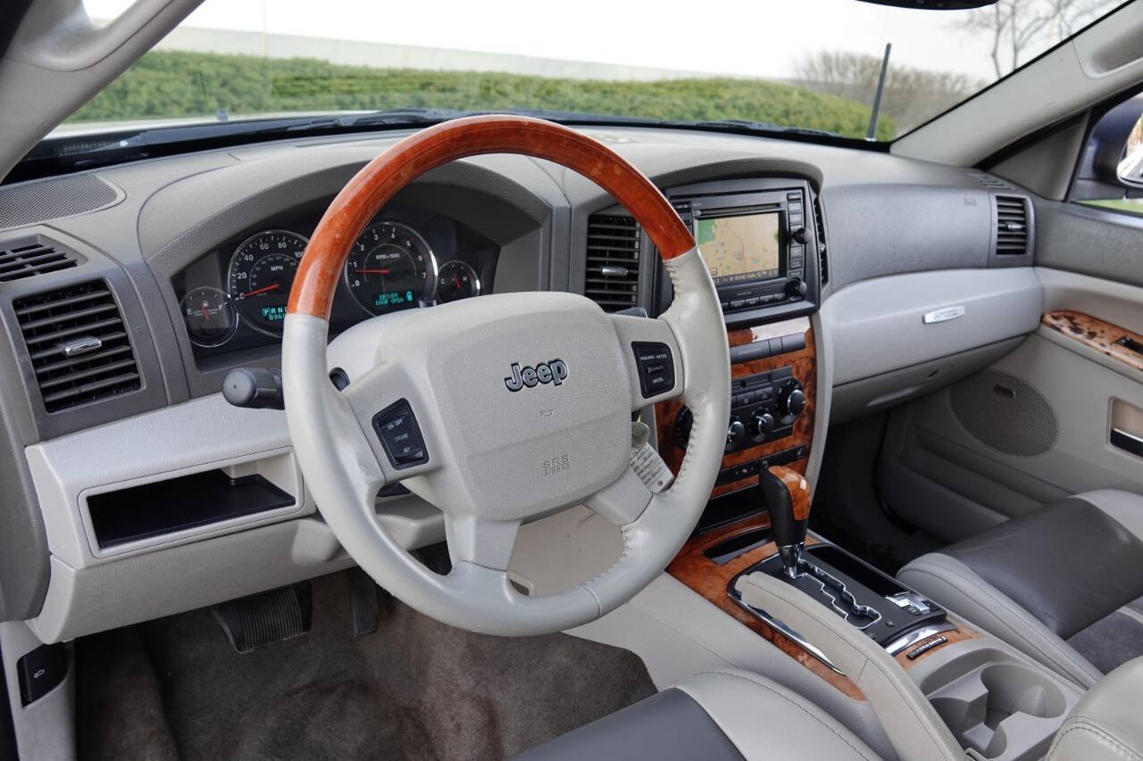 Used 2007 Jeep Grand Cherokee Overland AWD/4WD image 48