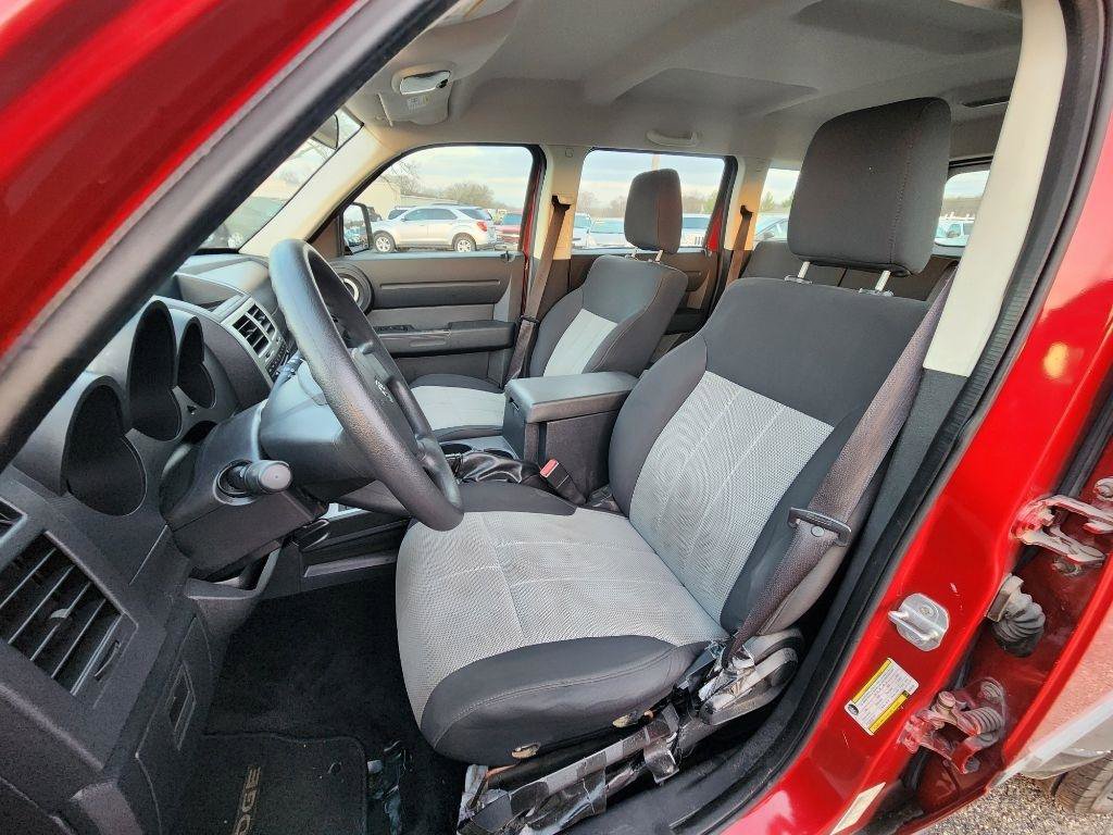 Used 2008 Dodge Nitro SXT image 13