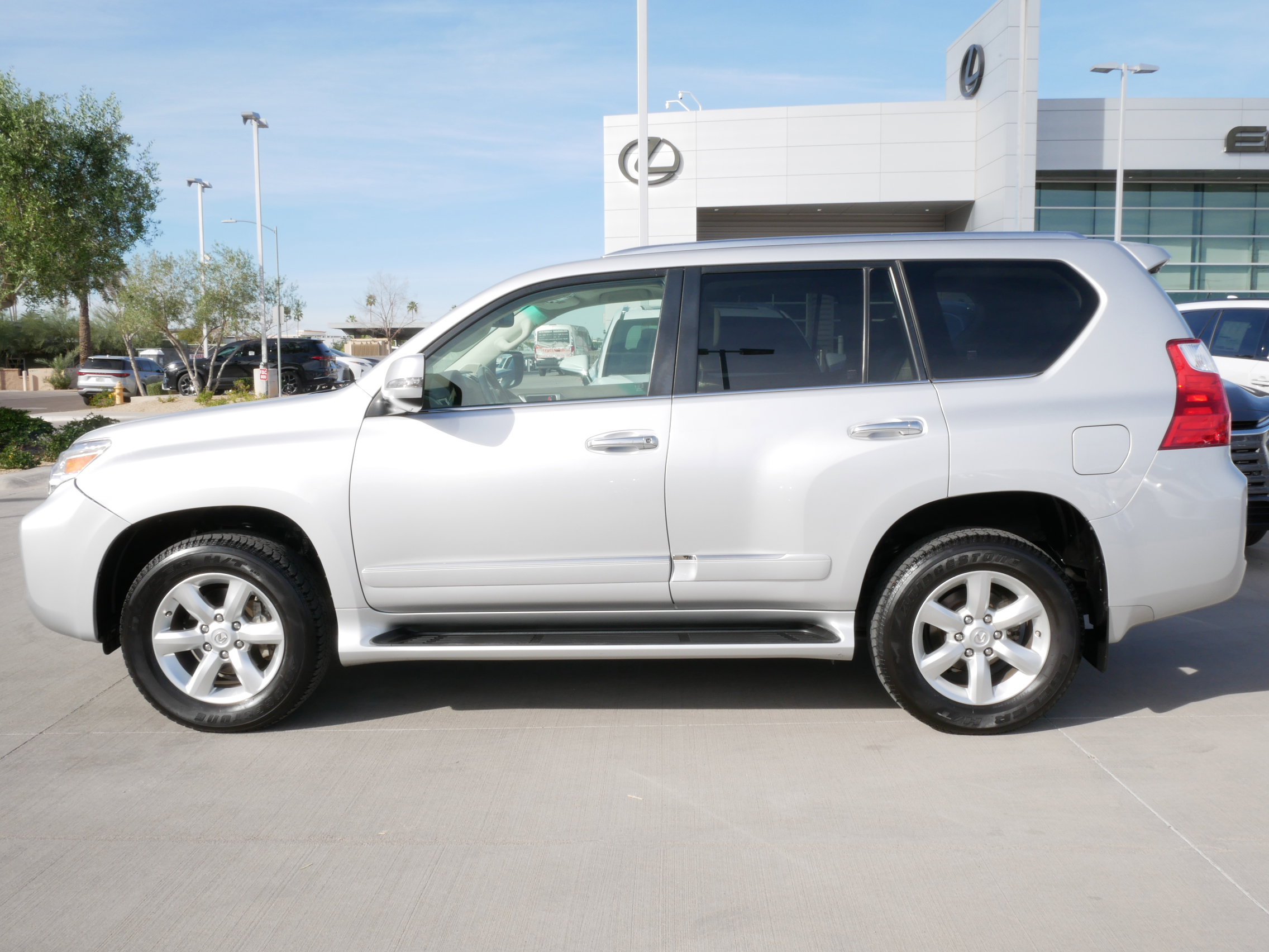 Used 2012 Lexus GX 460 image 3