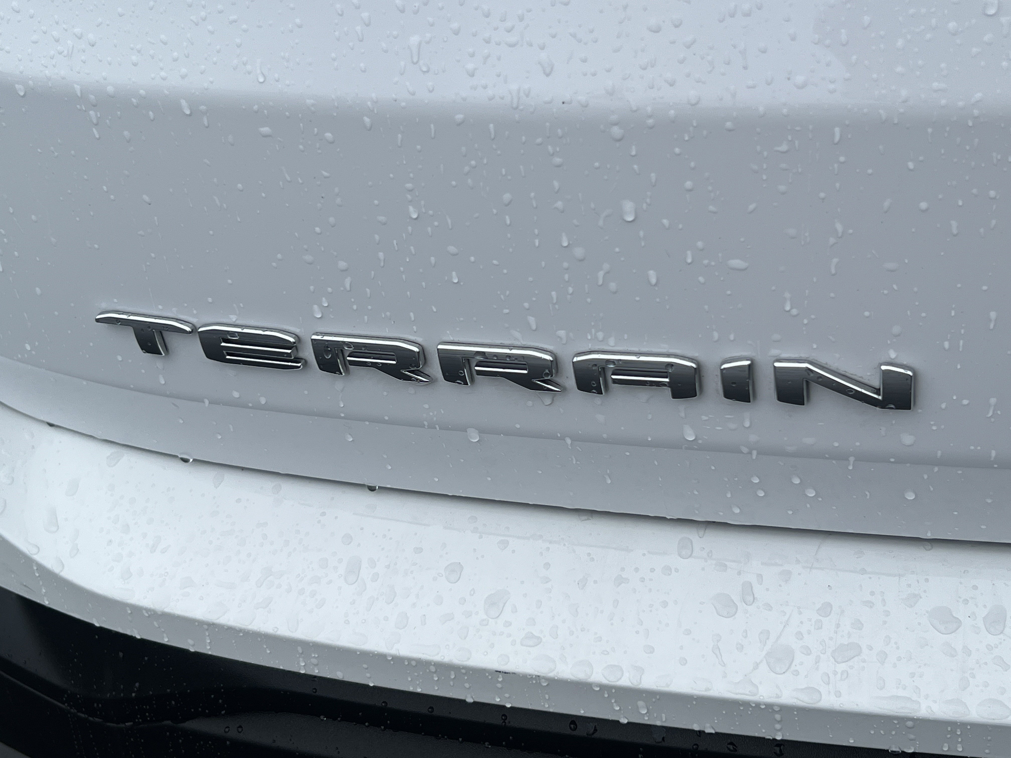 Used 2024 GMC Terrain SLE FWD image 9