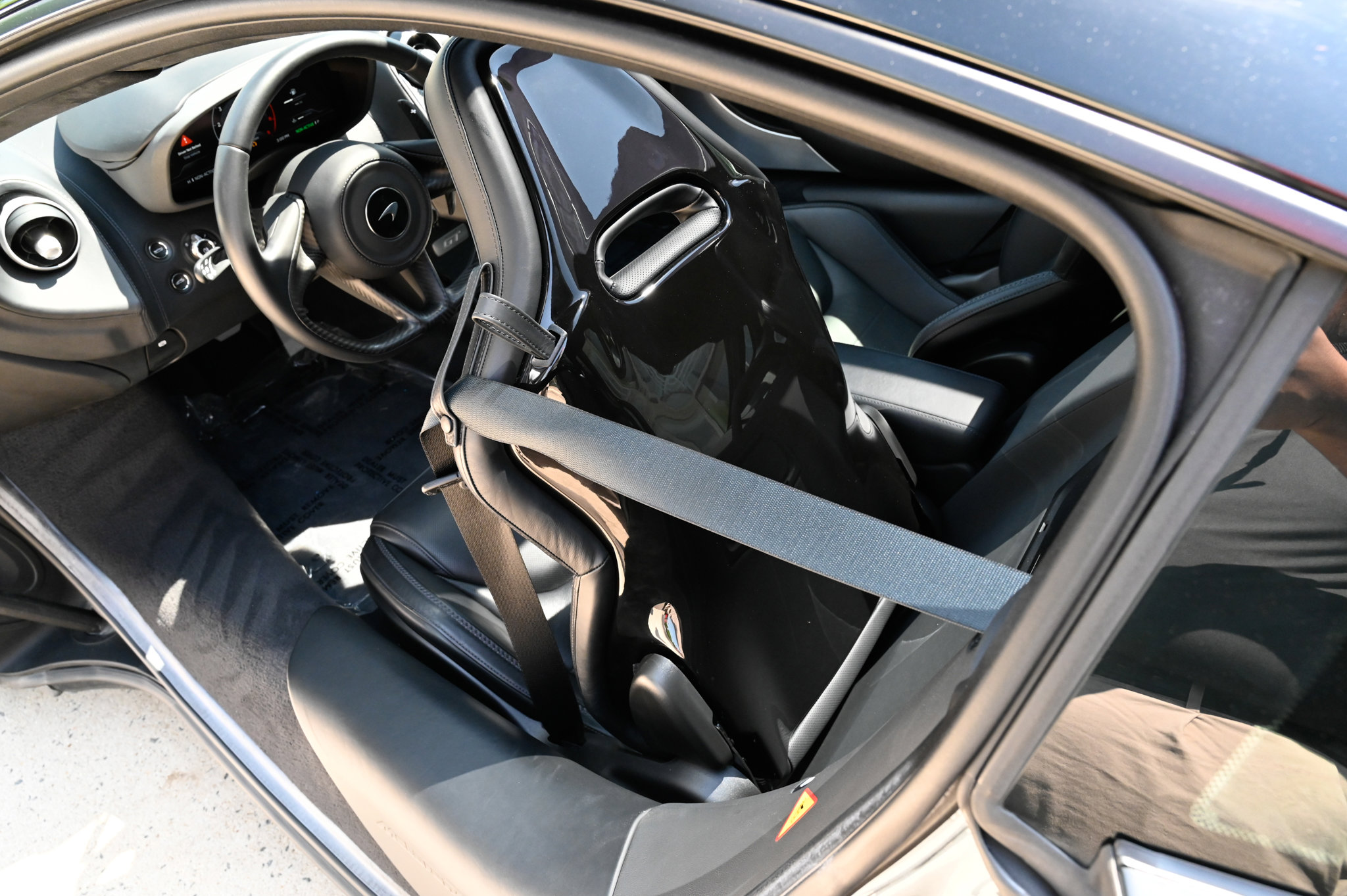 Used 2023 McLaren GT RWD image 22