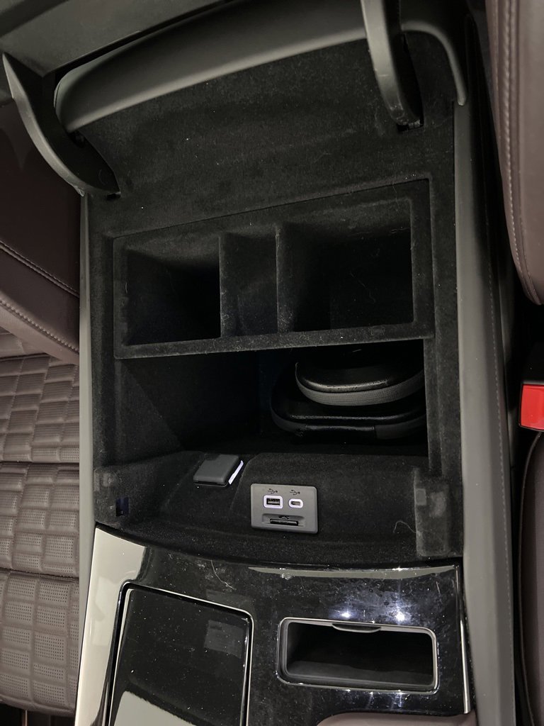 Used 2024 Cadillac Escalade ESV Sport Platinum w/ LPO, ONYX Package image 34