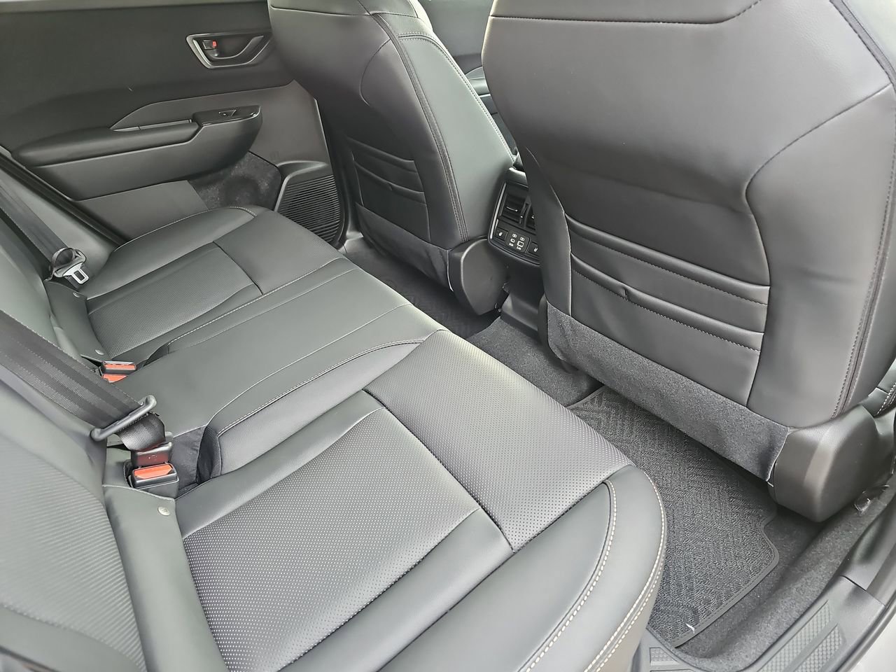 New 2026 Subaru Outback Limited AWD/4WD image 11
