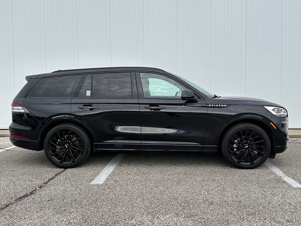 Used 2024 Lincoln Aviator Reserve w/ Equipment Group 201A AWD/4WD image 7