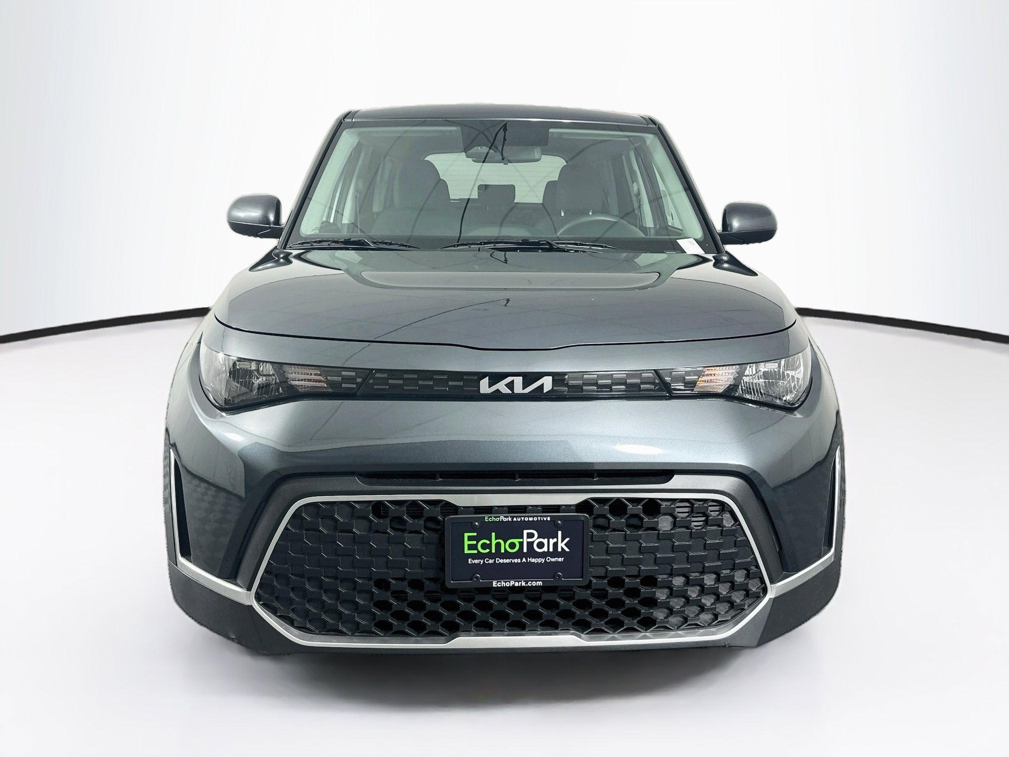 Used 2025 Kia Soul LX w/ LX Technology Package FWD image 2