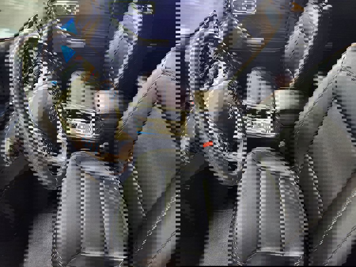 Used 2021 Ford Explorer XLT w/ Equipment Group 202A image 31