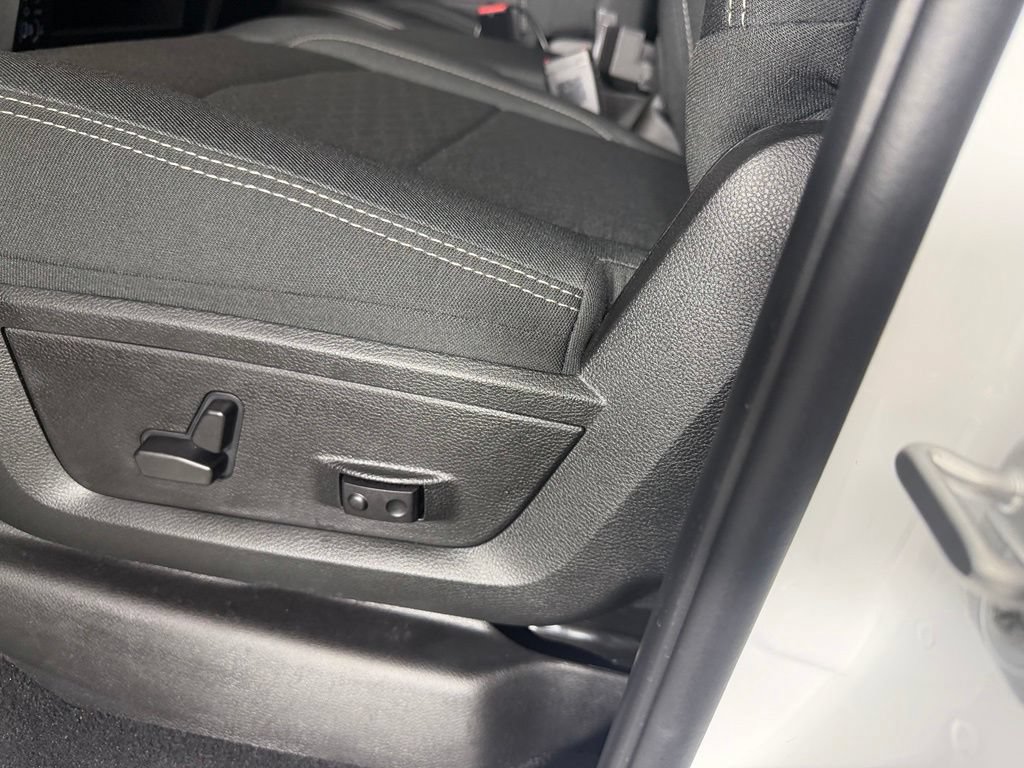 Used 2025 RAM 2500 Big Horn AWD/4WD image 23